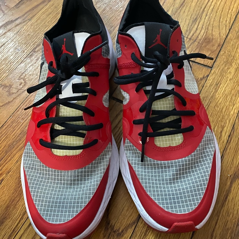 Jordan zoom running shoes (Chicago)